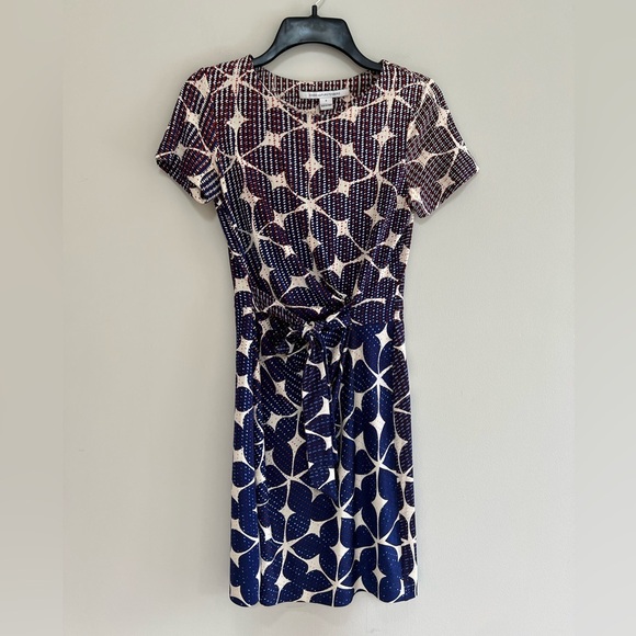 Diane von Furstenberg ‘Zoe’ Printed Silk Jersey Dress in Navy Red Cream, sz 0 - Picture 2 of 12